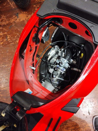 Imagen 11 de 15 de Vespa Sxl 150