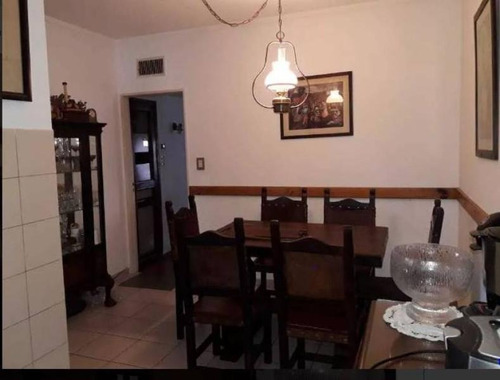 Imagen 10 de 13 de Venta 4 Dormitorios Con Cochera. Oportunidad.