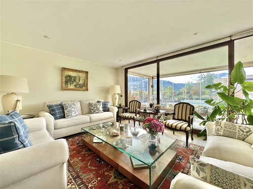 En Condominio: Los Bravos / Craighouse