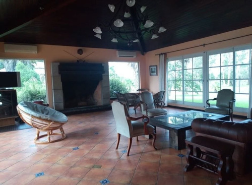 Imagen 8 de 13 de Casa En Venta De 8 Dormitorios En Montevideo