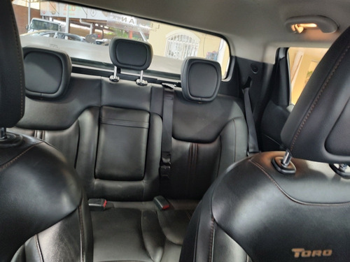 Imagen 17 de 19 de Fiat Toro 2017 2.0 Volcano 4x4 At