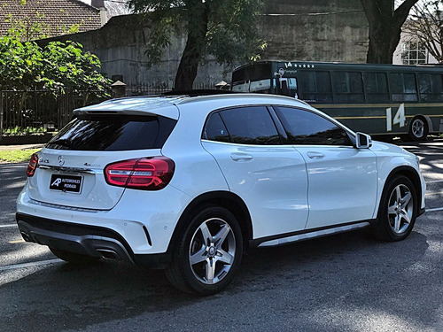 Imagen 3 de 8 de Mercedes Benz Gla250 Amg 4matic At 2017