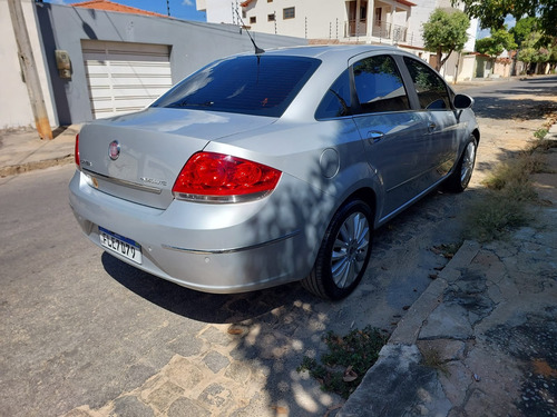 Fiat Linea 1.8 16v Absolute Flex Dualogic 4p