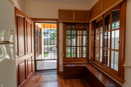 Casa De 3 Dormitorios Con Cochera En Villa Amelia