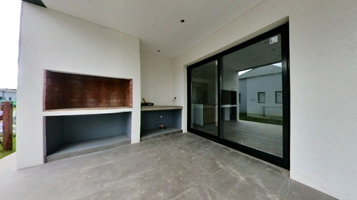 Casa En Venta, Barrio Privado El Rebenque, Canning