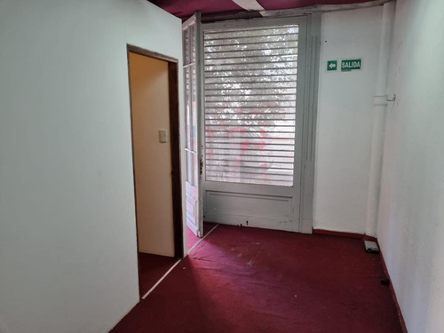 Imagen 2 de 23 de Casa -casa, Próximo 18 De Julio Y Tacuarembó, 248 M2 !!