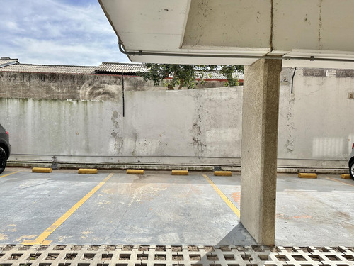 Oportunidad!! Moderno Departamento De 2 Amb Con Cochera En Beccar
