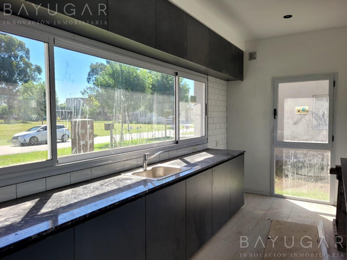 Venta Casa - Barrio Privado Santo Tomas / Pilar
