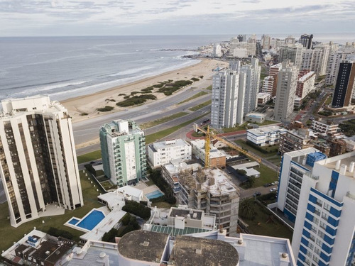 Venta De Apartamento 1 Dormitorio En Playa Brava