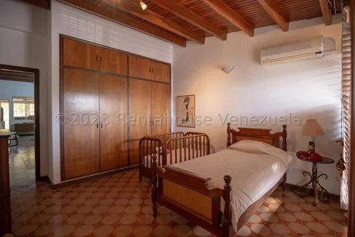 Casa En Venta En Macaracuay Yf