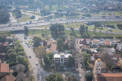 Alquiler De Oficina De 260 M2 En San Isidro