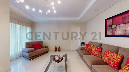 Casa En Venta En Grand Bell 1, Mirá Las Fotos Y Recorré El Tour Virtual!!!