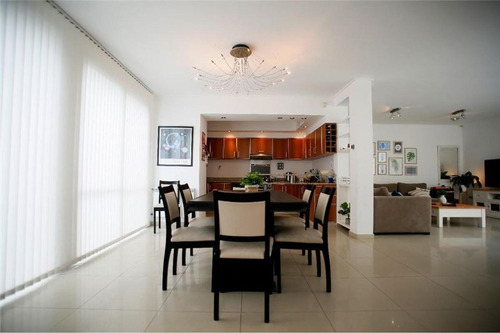 Casa Venta 3 Dormitorios, 3 Baños Y Piscina -terreno 414 Mts 2 - City Bell