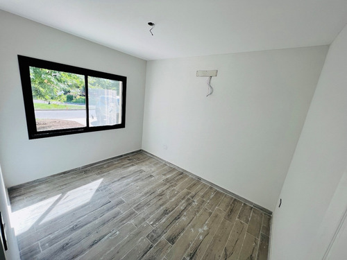 Imagen 26 de 30 de Casa A Estrenar En Haras! Excelente Lote, 4 Dormitorios, Jardin Y Piscina! Excelentes Terminaciones!