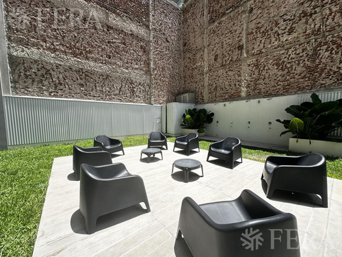 Venta De Unidad 2 Ambientes Con Balcón En San Cristobal