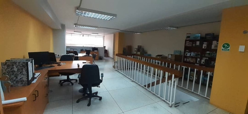 Imagen 11 de 17 de Local En Av. Fuerzas Armadas
