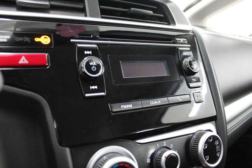 Imagen 13 de 15 de Honda Fit 2016 4 Cilindros