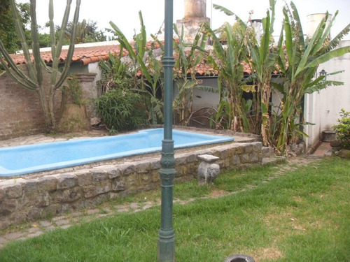 Imagen 9 de 11 de Chalet 5 Amb. Buen Estado S/lote 10x42m² Con Parque Y Pileta - Moron