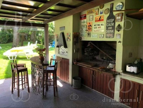 Imagen 11 de 14 de Casa En Punta Del Este, Playa Mansa. Excelente Ubicación A Una Cuadra De La Playa. - Ref: 54149