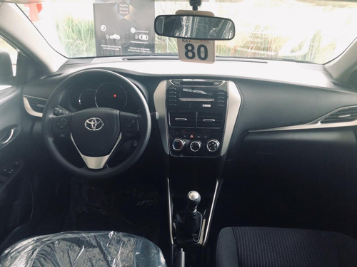 Toyota Yaris Xs M/t 4p 2021 Enero