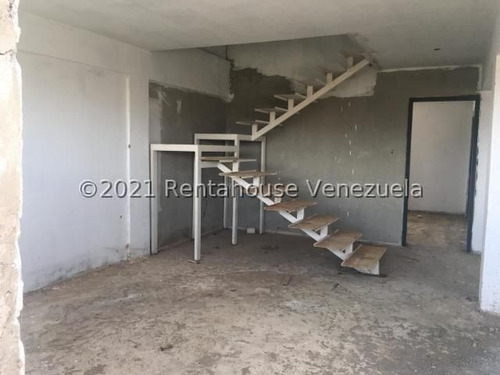Imagen 2 de 14 de Townhouse En Venta Para Adaptar A Ti Ubicado En Punto Fijo