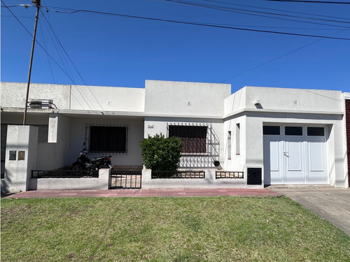 Hermosa Casa En El Barrio San Cayetano!!