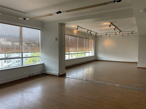 Oficina En Arriendo En Lo Barnechea, Av. La Dehesa. 94 M2