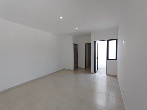Hermosa Casa En Residencial Camelia, Merida Yucatan