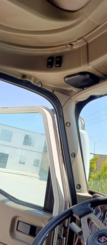 Tracto Con Todo Para Seguir Dando Lo Mejor De El.