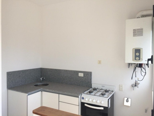 Imagen 4 de 7 de Departamento De 2 Ambientes Con Balcon En Venta - Moron Norte