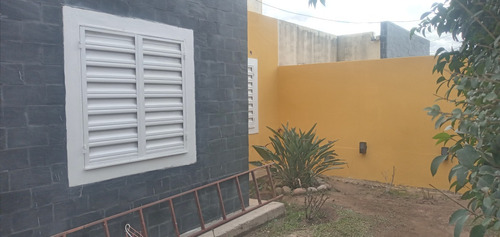 Vendo Casa Exelente Estado De Conservacion Escucho Oferta Recibo Vehículo Como Parte De Pago