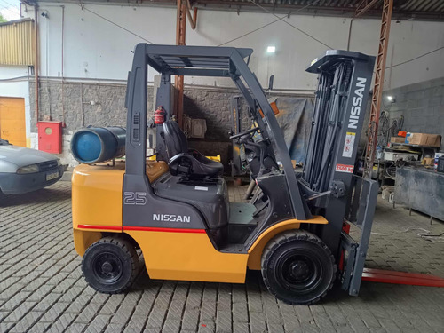 Empilhadeira Nissan 2.5 Tons - Mod P1f2a25u