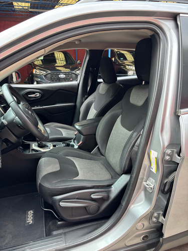 Jeep Cherokee Latitude 4x2 Queroseno Cherokee Latitude 4x 2