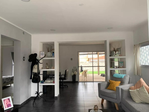 Casa En Venta - 2 Dormitorios 2 Baños - 400mts2 - Ezeiza
