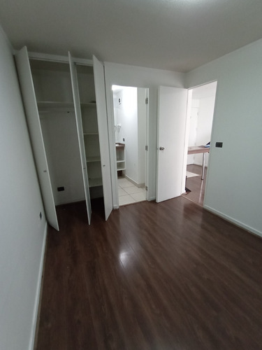 Dpto. 1 Dorm / 1 Baño / Calle Mario Kreutzberger, Santiago.