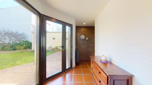 Imagen 8 de 18 de Venta Casa 154 E/ 66 Y 67. 2 Dorm. Los Hornos. La Plata