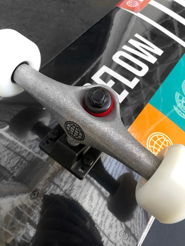 Tabla Skate Completa Below Equipament 7.75 | Laminates