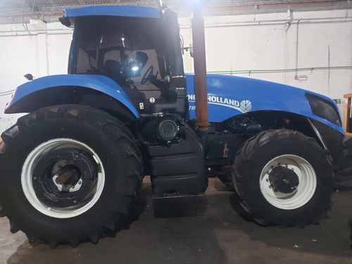 Trator New Holland T8.325 Ano 2013