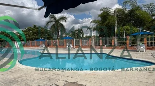 Casa En Venta En Versalles. Cod V61639