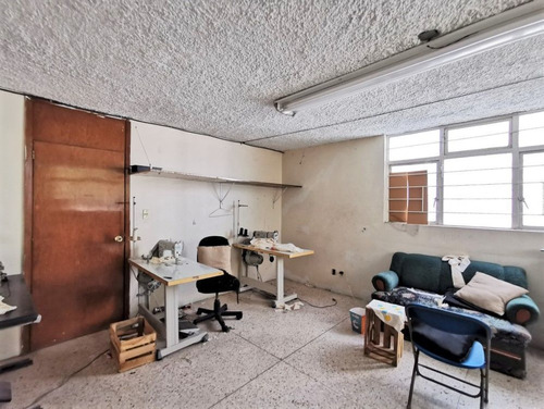 Edificio De 1,036m2 / Uso De Suelo Mixto