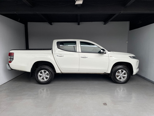 Mitsubishi L200 2.4 Glx Cabina Doble 4x4 Diesel Mt