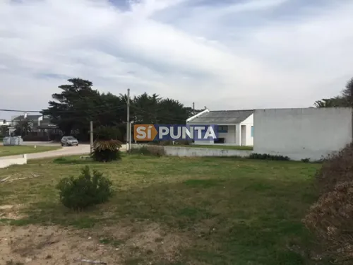 Terreno Con Una Ubicacion Espectacular Frente A La Plaza Donde Esta El Chorro Y Frente Al Complejo De Terrazas.