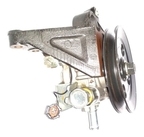 Licuadora Hidráulica Nissan Np300 2012-2015 Con Soporte Base