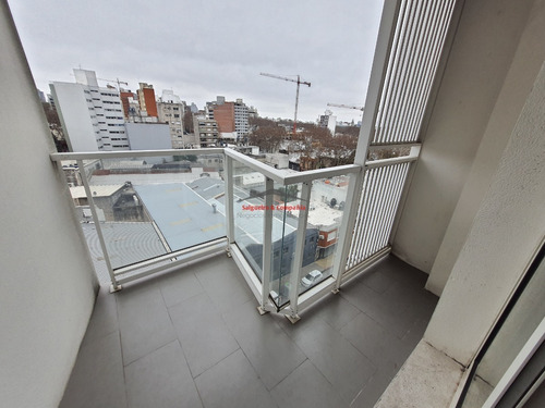 Imagen 11 de 27 de Apartamento De 2 Dormitorios Con Garage Incluido! Piso Alto Con Balcon Al Frente En Cordon Sur.
