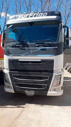 Imagen 4 de 15 de Volvo Fh440 4x2 Tractor Corto C/plato Nuevo Unica Mano 2016