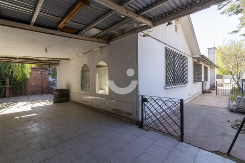 Amplia Y Bien Ubicada Casa Para Remodelar