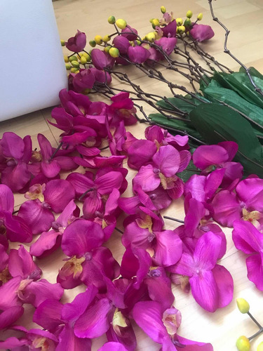 Imagen 4 de 5 de 48 Ramas C/lindas Flores Tela Blancas Y Fucsias Para Decorar