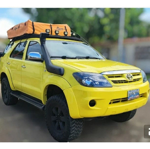 Imagen 3 de 16 de Toyota Fortuner 4x4
