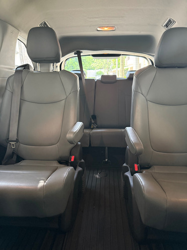 Sienna 2023. Modelo Xle (híbrida) Asientos Piel