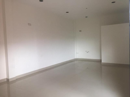 Imagen 3 de 5 de Local Comercial En Renta Unidad Nacional